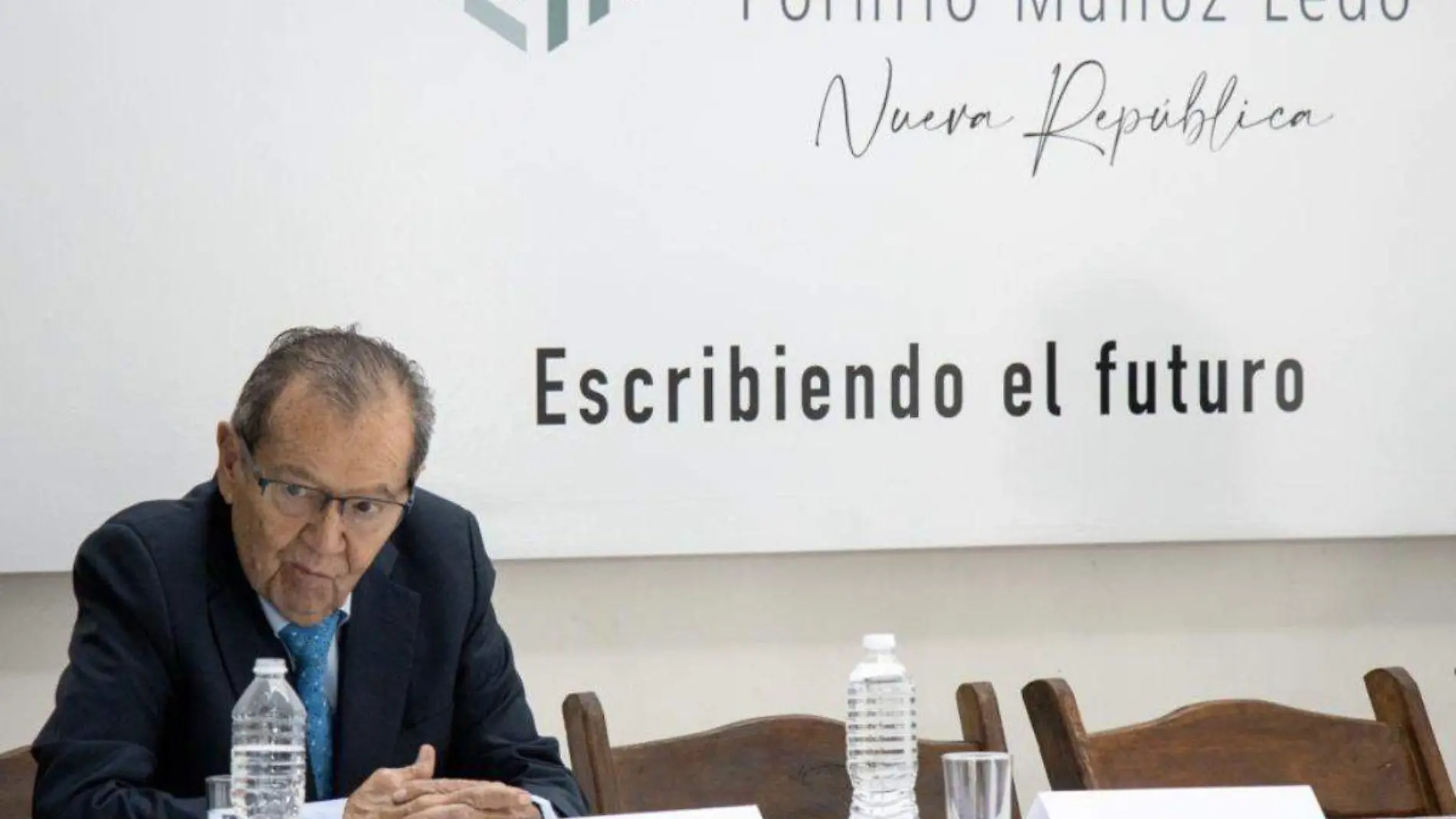 Porfirio Muñoz es despedido por familiares, amigos y compañeros